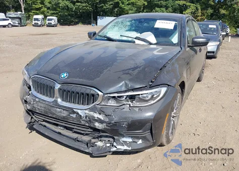 2022 BMW 3 Series 330E xDrive z USA, uszkodzony, nr VIN 3MW5P9J09N8C72299